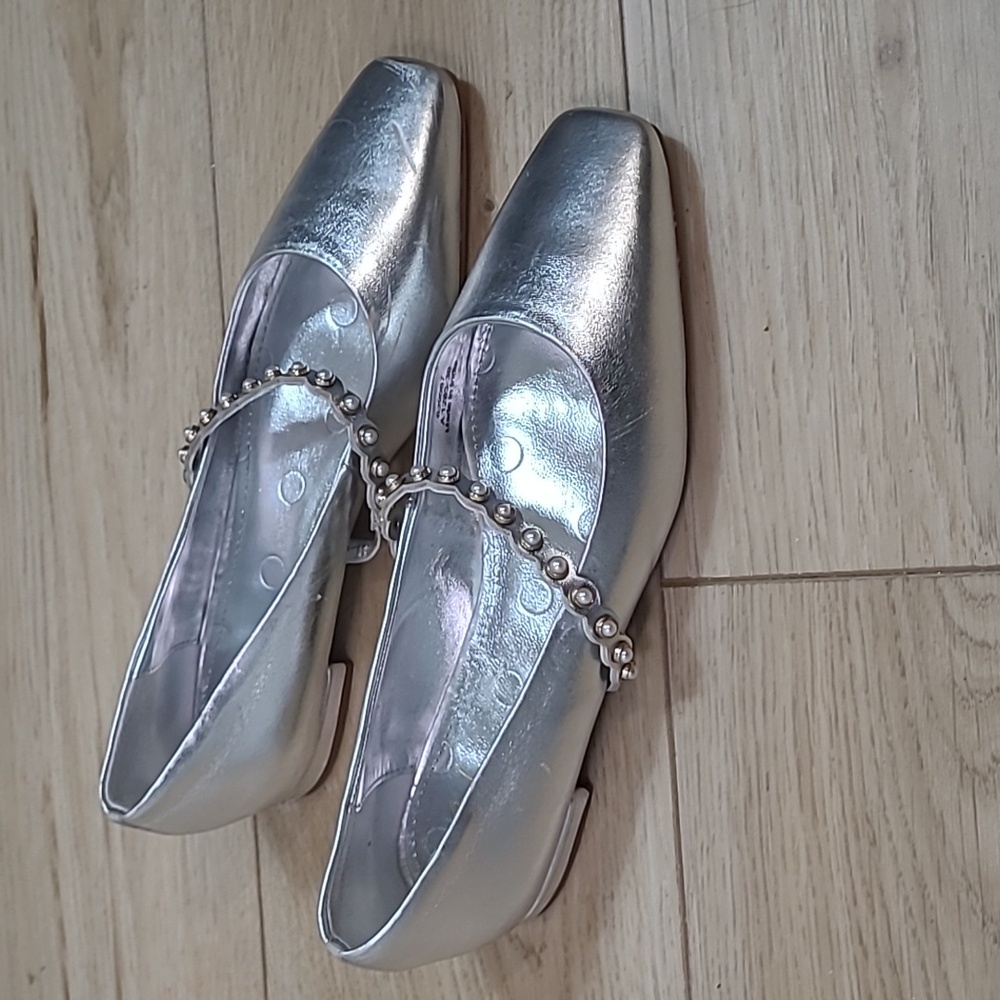 Boden Elegant Silver Women's Shoes with Pearl Detail Size 39/8 - Picture 2 of 9